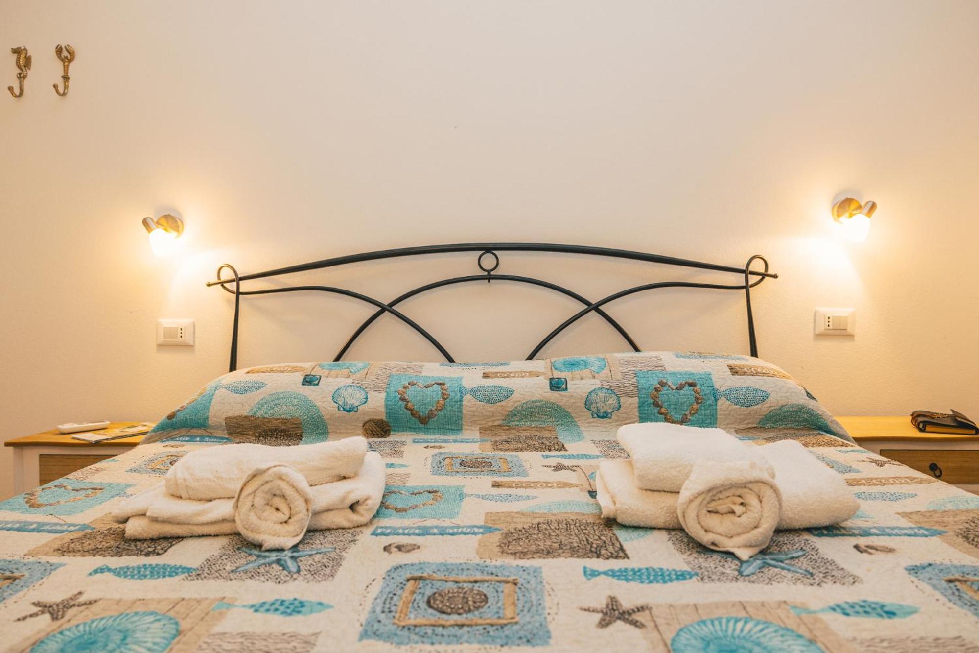 Case Vacanze Il Sogno 2 Porto Pino Room photo
