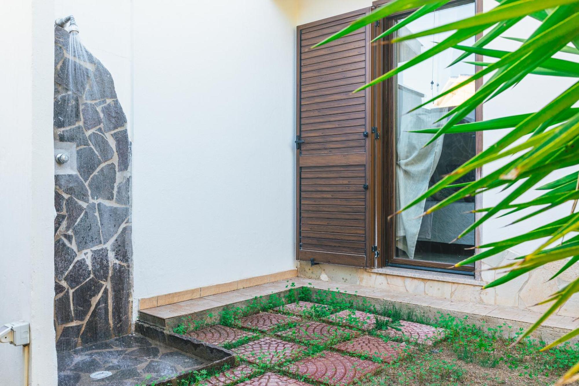 Case Vacanze Il Sogno 2 Porto Pino Room photo